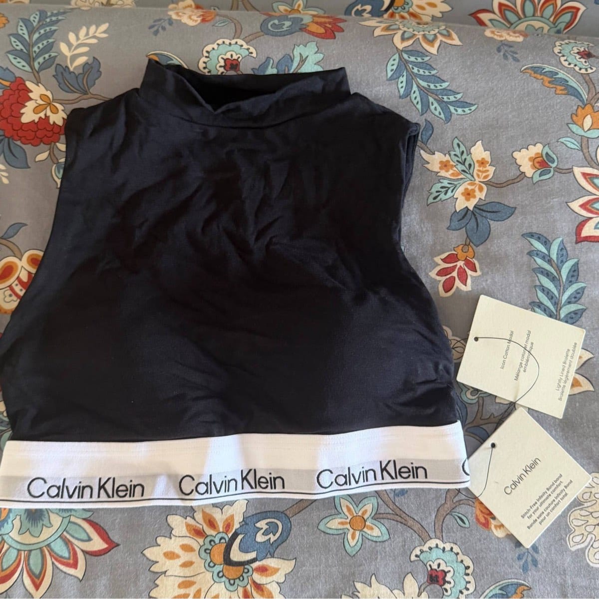 Calvin Klein Calvin Klein Sleeveless Crop Top