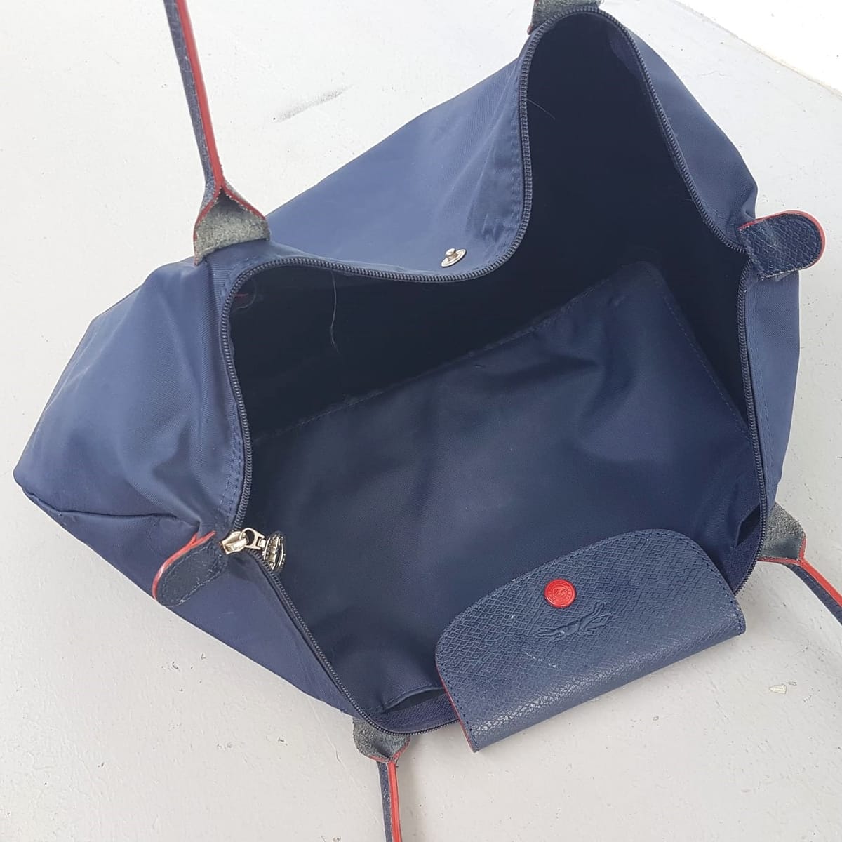 LONGCHAMP Original Longchamp Navy Blue Tote Bag, Modele Depose, LONG CHAMP LE PLIAGE Shopping, Cosmopolitan, Haute Couture, Luxury Tote Canvas Designer Bag, Sleek Leather Handle, Cross Body, Sling, Hand Carry, Sophistication, Urban Style, Your Everyday Bag - Photo 6