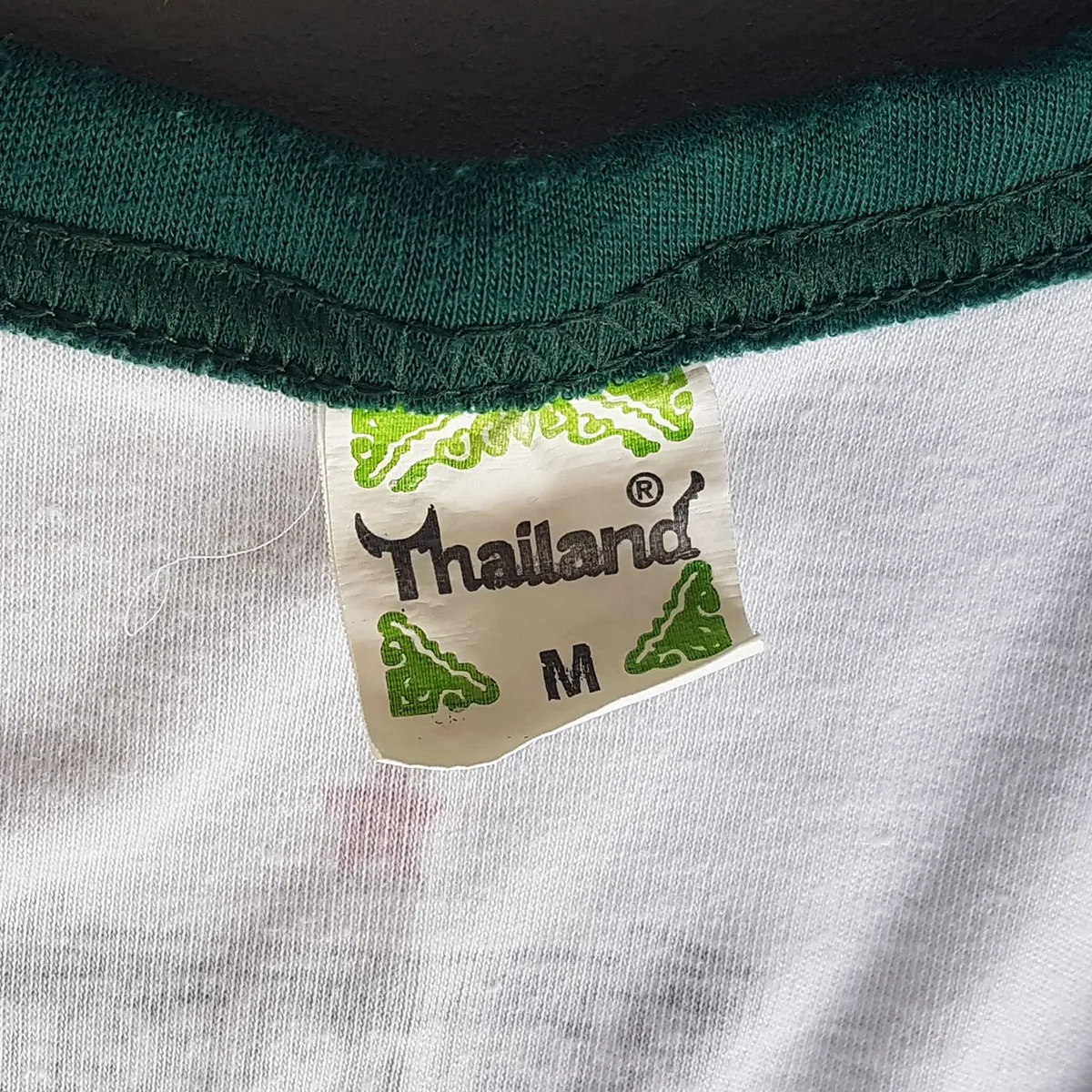 Heineken Retro HEINEKEN Beer TANK Top, Cool Sleeveless T-Shirt, White Designer Tee & Green Trim, Beer Singlet, Cosmopolitan, Thailand MEDIUM, Sleek Model, Sophistication, Streetwise, Pop Culture, Roadster, Urban Style, Summer Holidays, Cult Street Fashion - Photo 3