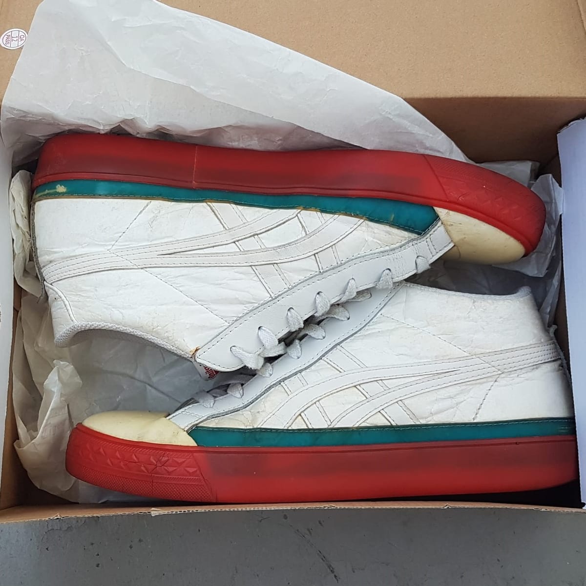 Onitsuka Tiger  Original Onitsuka Tiger Designer Sneakers, Size US 9.5, EU 43.5, CM 27.5, Cosmopolitan, JAPAN, Fabre BL-S Classic Ankle Top Shoes, White Leather Model, Red Sole, Sleek Design, Streetwise, Sophistication, Limited Edition, RETAIL $285, Roadster, Urban Style - Photo 9