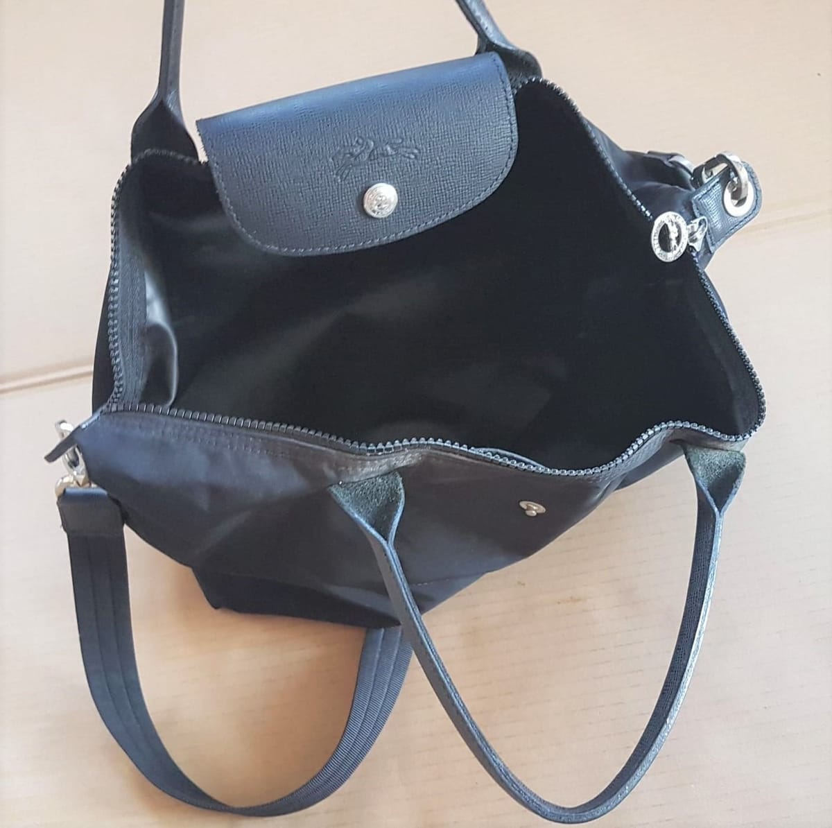 LONGCHAMP Original Long Champ Tote Bag, Paris, France, Haute Couture, Cosmopolitan, Modele Depose, Luxury Blue Leather Longchamp, LE PLIAGE CITY, Designer Handbag, Sleek Model, Timeless Appeal, Urban Style, Pop Culture, Cult Street Fashion, Your Everyday Bag, - Photo 3