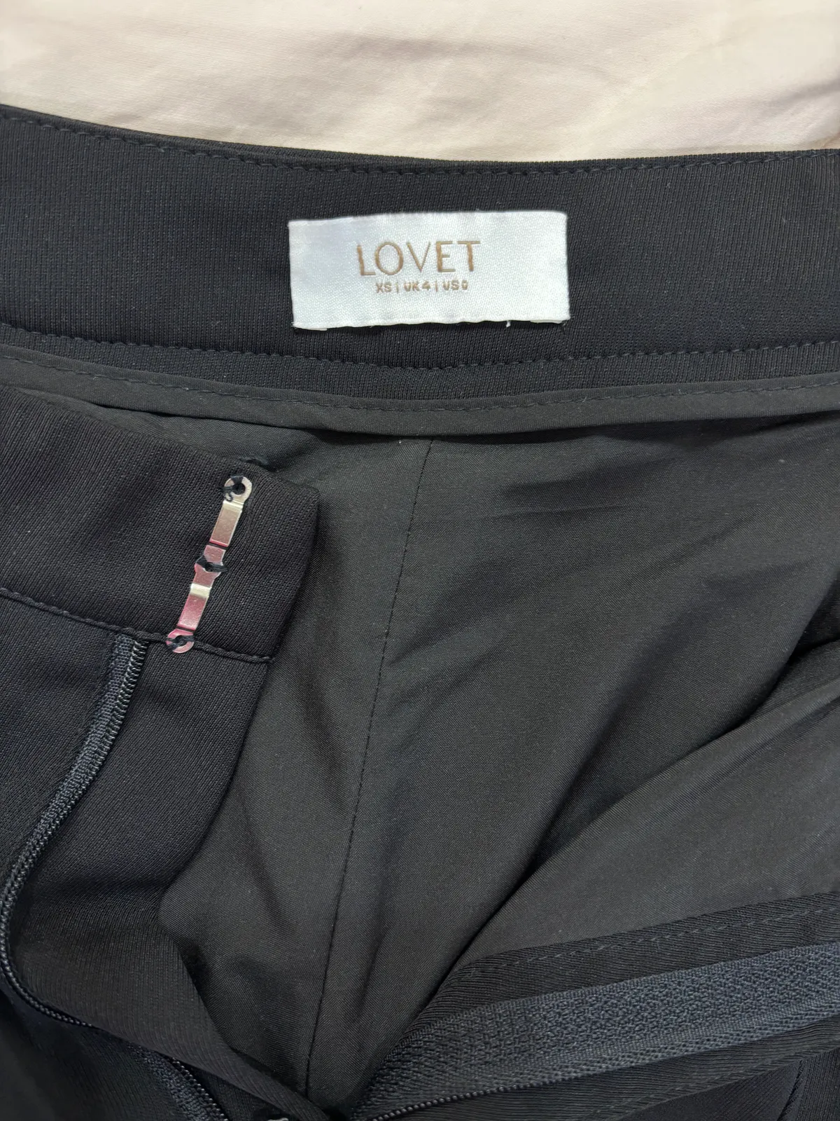 Lovet Lovet Sleek Black Pleated Wide Leg Culottes -XS - Photo 3