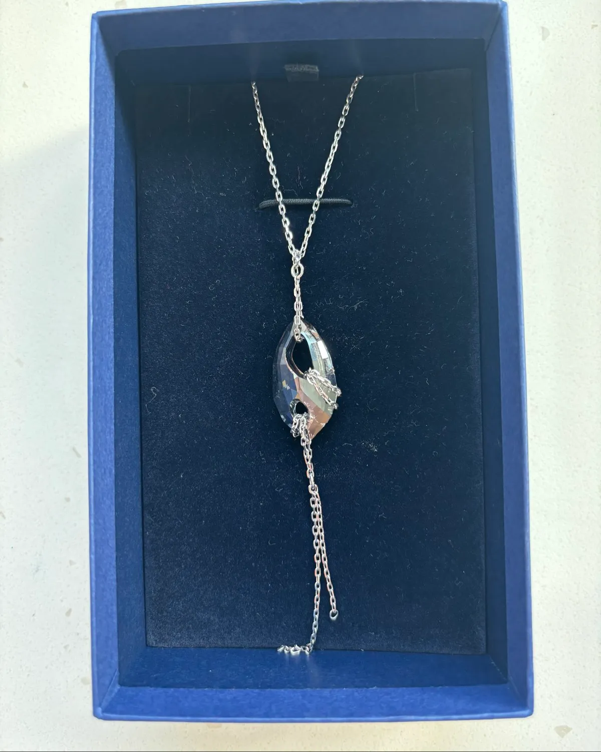 Chic Crystal Pendant Necklace