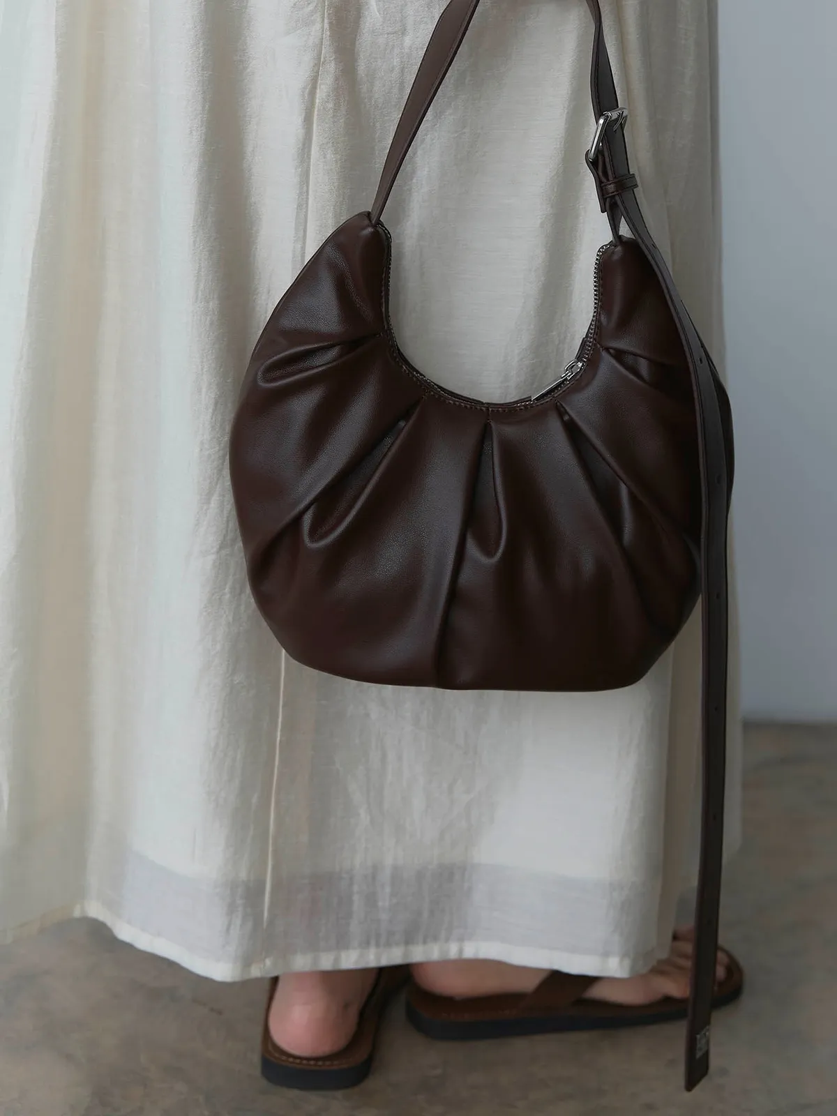 The Editor's Market TEM Park Bag Cedar Vegan Leather - Photo 2
