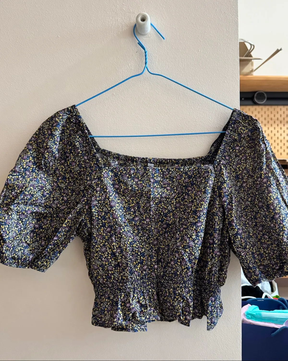 Uniqlo Floral Puff Sleeve Top