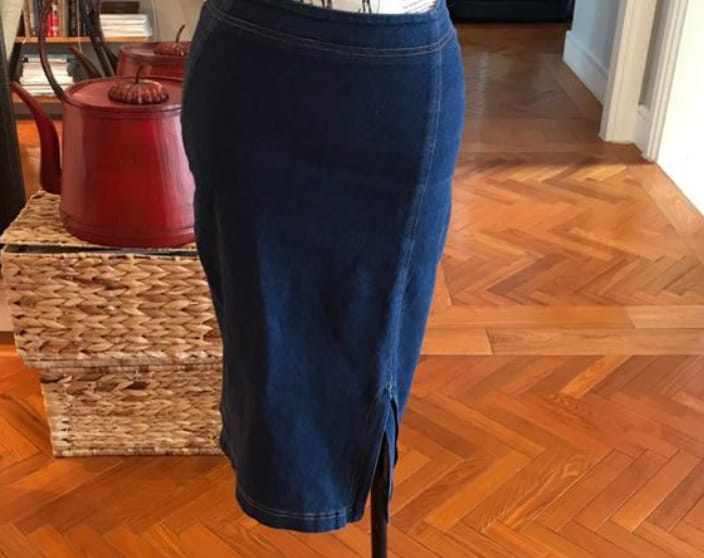 Chic Denim Pencil Skirt