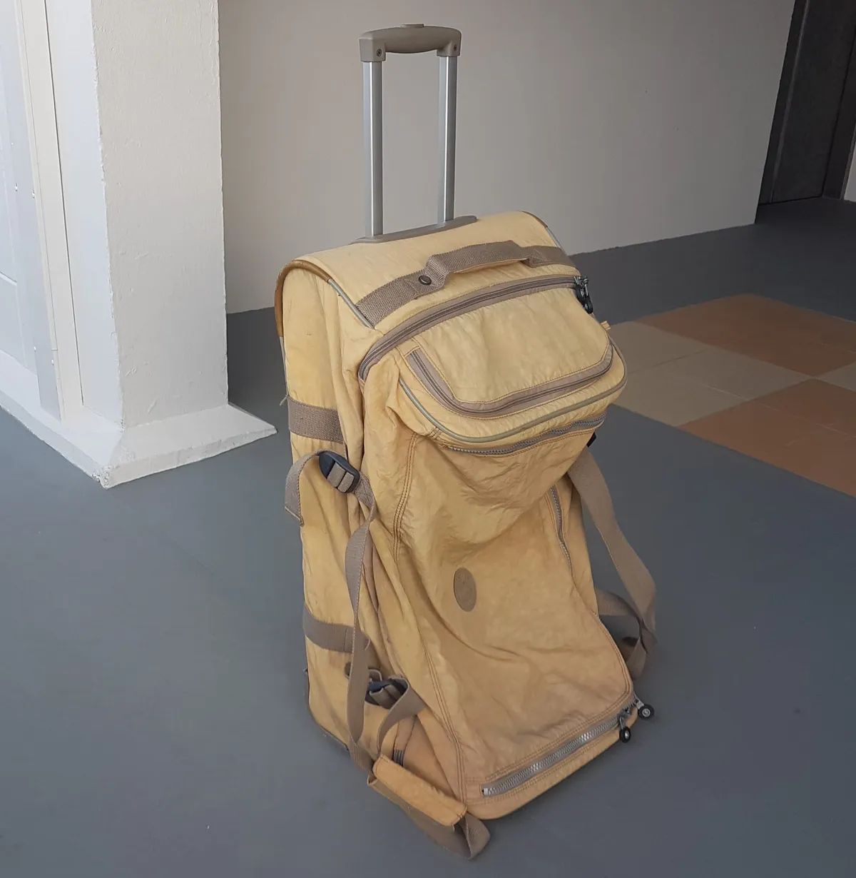 KIPLING Original KIPLING Luggage Bag, from Belgium, Khaki Kipling TEAGAN Model, Wheel Trolley, Retractable Handle, Interior with Kipling Monogram, RETAIL $418, Duffel, Business Pack, Travel Bag, Hand carry, Cult Street Fashion, Multi-Functional Use - Photo 2