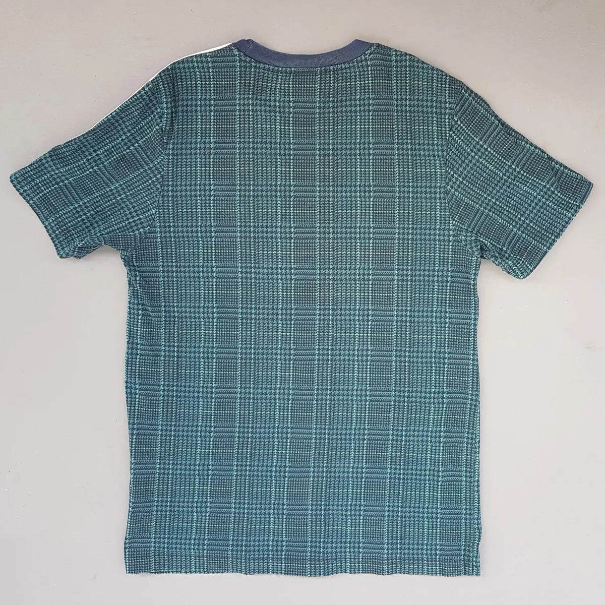 Adidas Original Adidas T-Shirt, Green Plaid Design, SMALL Tee, Cool Top, Tartan Style, Signature White Shoulder Stripes, Cosmopolitan, Sophistication, Streetwise, Urban Style, Pop Culture, Hip Hop, Rock Star, Summer Holiday, Cult Street Fashion - Photo 2