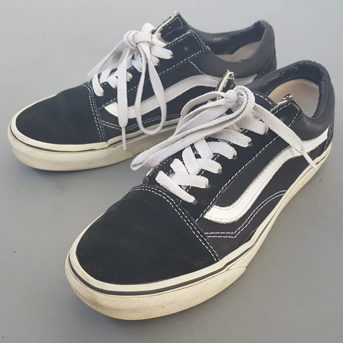 VANS Original Vans Old Skool Shoes, US 7.5, UK 5, EUR 38, CM 24, Iconic Black & White Sneakers, Signature Tonat Side Stripes, OFF THE WALL, Timeless Classic, Pop Culture, Hip Hop, Rock Star, Sophistication, Cult Street Fashion, Everyday Shoes - Photo 9