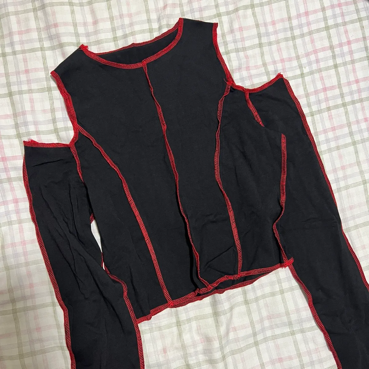 Y2K stitch crop top - Photo 2