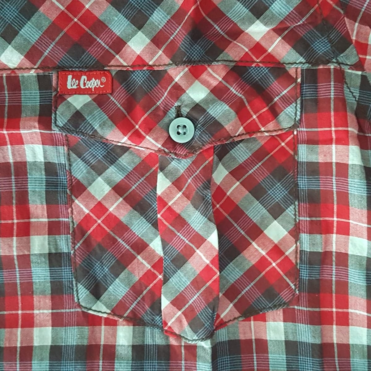 Lee Cooper Retro Lee Cooper Designer Plaid Shirt, Cool Cowboy Top, Cosmopolitan, American Classic, Western Fashion, Sleek Design, Red Tartan, Luxury Denim Outfitter, Urban Style, Timeless Appeal, Pop Culture, Sophistication, Streetwise, Cult Street Fashion - Photo 6