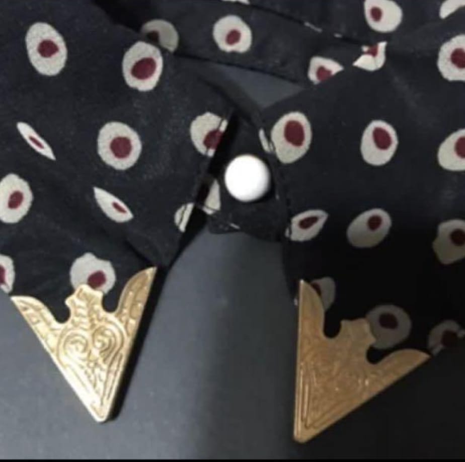 Retro Polka Dot Bow Tie with Gold Tips