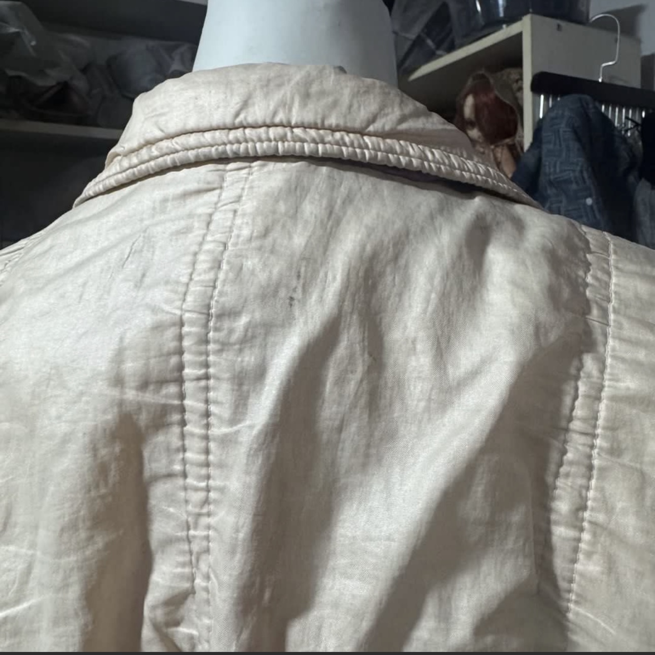 vintage beige khaki bomber puffer jacket with purple lining - Photo 3