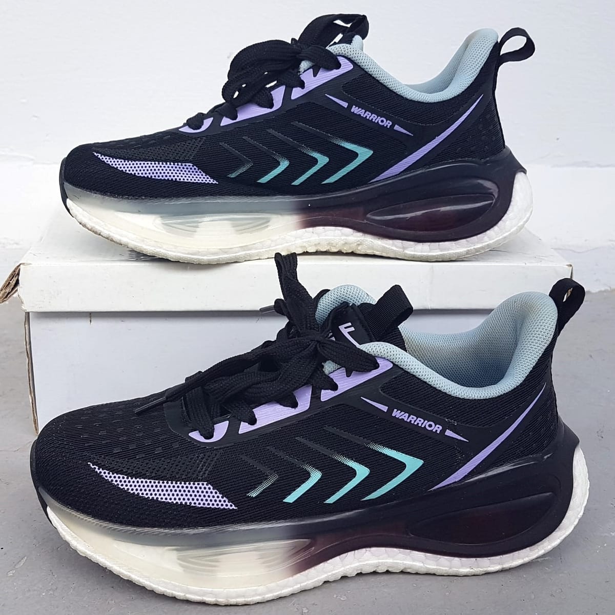 WARRIOR Original WARRIOR Sneakers, Cool Black Shoes with Luminous Accents, Cosmopolitan, US 5, UK 3, EU 36, CN 22.5, Sleek Relaxed Fit Design, Lightweight, Urban Style, Streetwise, Sophistication, Timeless Appeal, Everyday Shoes, Cult Street Fashion - Photo 2