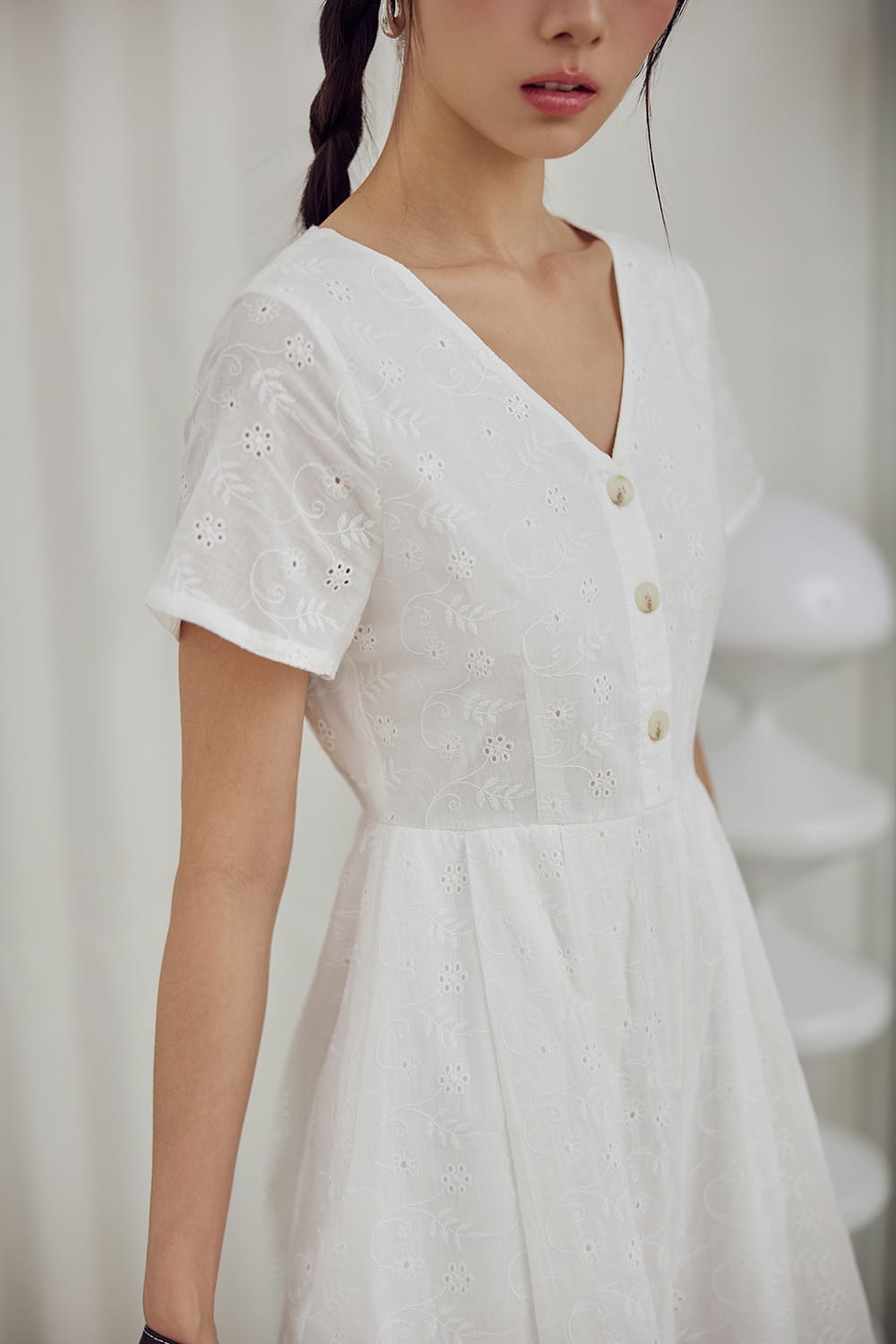 Fashmob Fashmob ARYAN EMBROIDERY PLAYSUIT IN WHITE - Photo 3