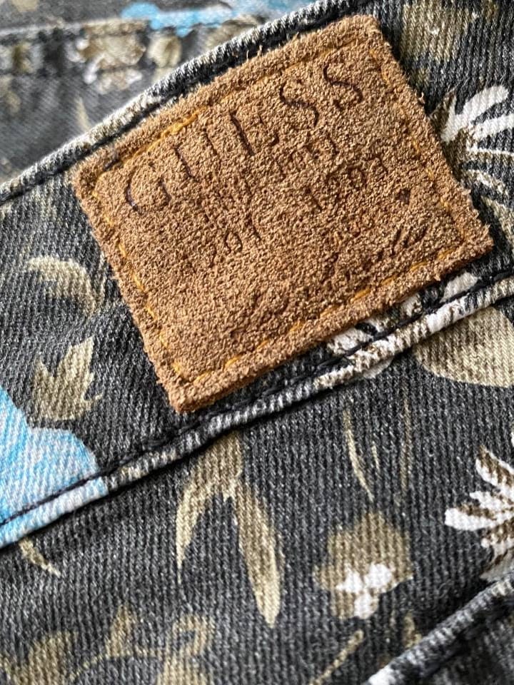 Guess GUESS Kate Skinny Faded Floral Patterned Skinny Jeans (Size 29) - Photo 4