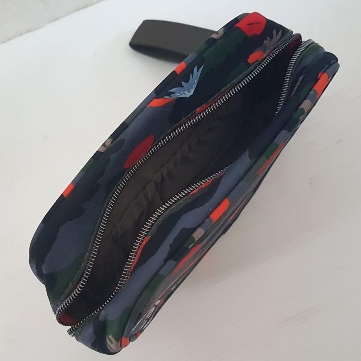 Shu Uemura Original Shu Uemura x Maison Kitsuné Collaboration Pouch, Cosmopolitan Clutch, Limited Edition Satchel, Sleek Model, Intricate Design, Novelty Fox Lip Camouflage 2019, Sophistication, Streetwise, Cosmetic Bag, Toiletry, Luxury Living, Cult Street Fashion - Photo 7