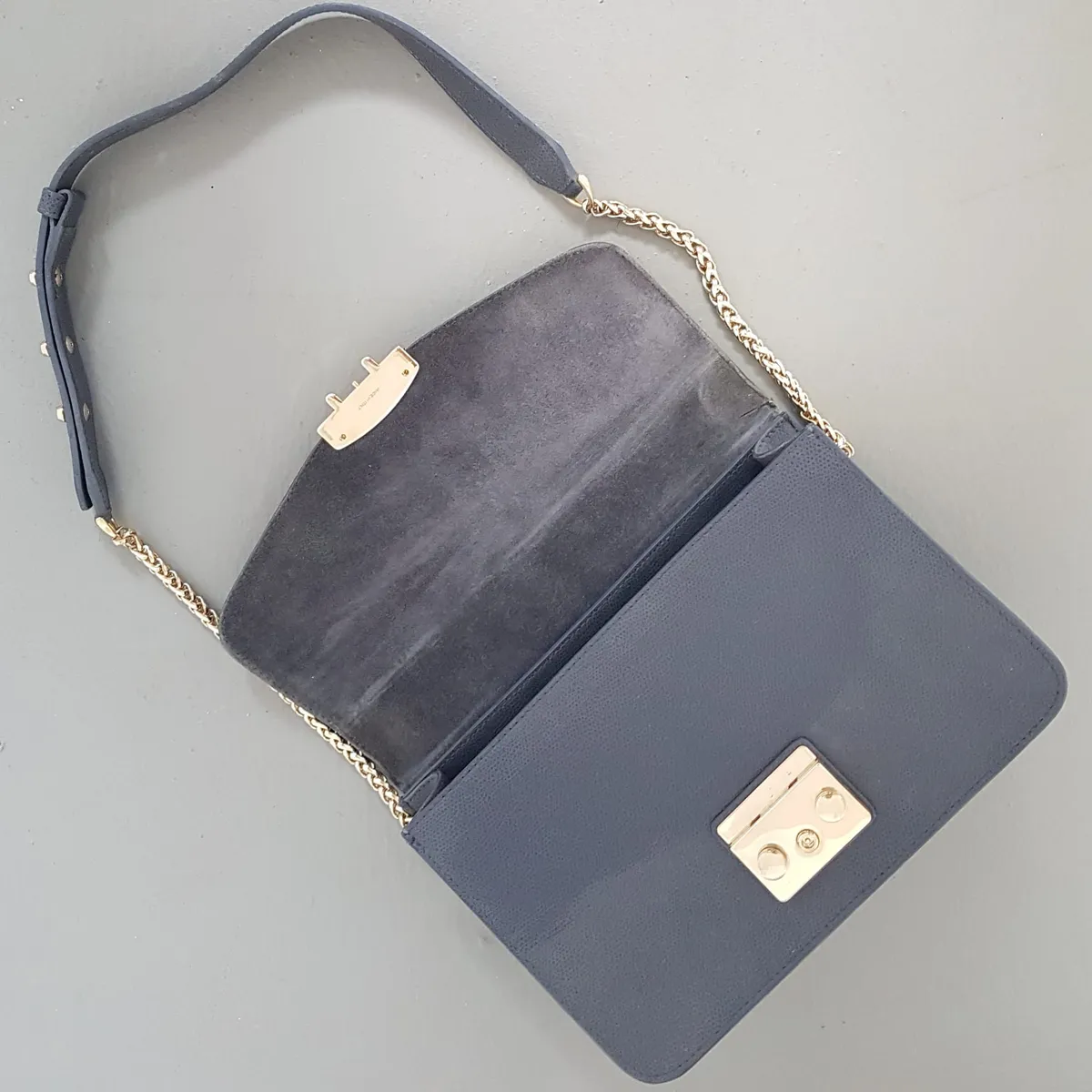 FURLA Original Furla Designer Bag, Metropolis Leather Shoulder Bag, Mini Crossbody, Cool Avio Scuro / Slate Grey-Blue, Cosmopolitan, Haute Couture, Luxury Bag, Urban Style, Pop Culture, Sophistication, Timeless Appeal, Cult Street Fashion, Everyday Bag, Made in ITALY - Photo 2