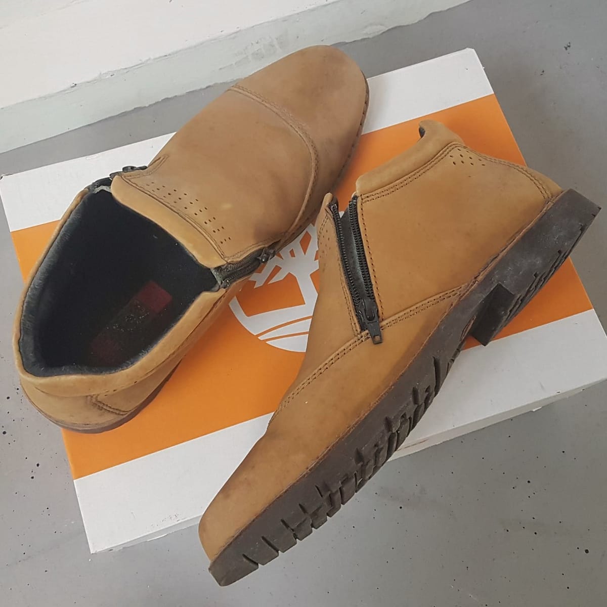 Retro LEE Zipper Boots, US 10, UK 9, EUR 43, Luxury Tan Leather Chelsea Boots, Sleek Western Design, Cosmopolitan, Cool 5” Ankle High Shoes, Timeless Classic, Nostalgic Appeal, Sophistication, Pop Culture, Geek, Rock Star, Urban Style, Cult Street Fashion - Photo 3