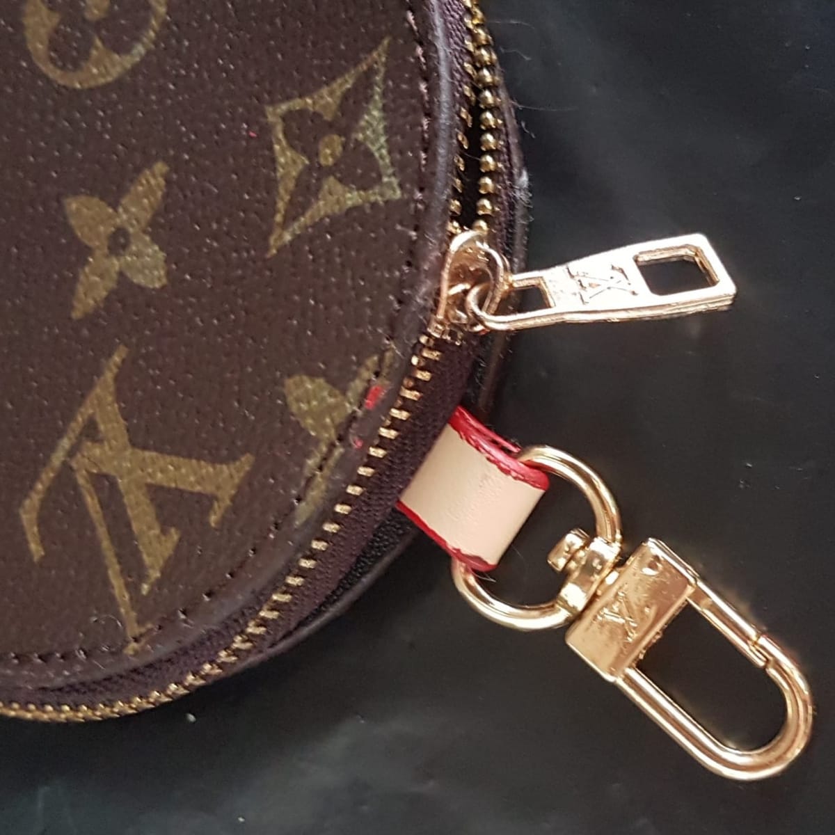 Louis Vuitton  Louis Vuitton Designer Pouch, Monogram, LV Motif, Cool Coin Purse, Cosmopolitan, Luxury Money Bag, Unique Customized Bag, Intricate Oval Shaped Design, Front Satchel, Wallet, Clutch, Sleek Model, Sophistication, Streetwise, Cult Street Fashion - Photo 3