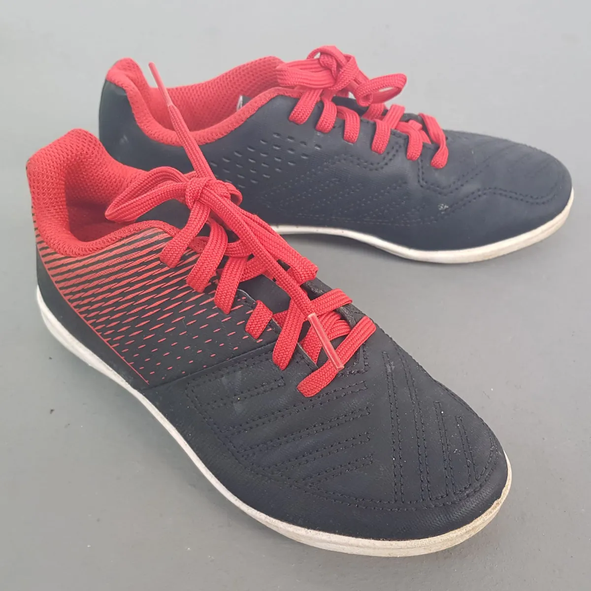 KIPSTA KIPSTA Football Boots, AGILITY 100 Model, US 12.5 C, UK 11.5C, EUR 30, CM 18.5, Soccer Turf Cleats, Kids Shoes, Teens Sneakers, Cosmopolitan, Cool Decathlon Futsal Design, Indoor or Outdoor, Active Lifestyle, Sophistication, Urban Style, Timeless Appeal