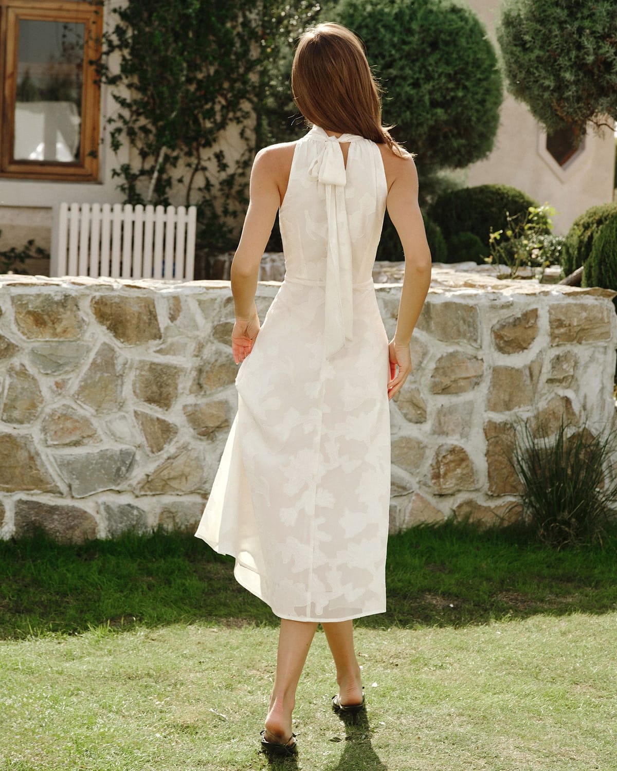 BNWT Rihoas Beige Halter Floral Midi Dress - Photo 4