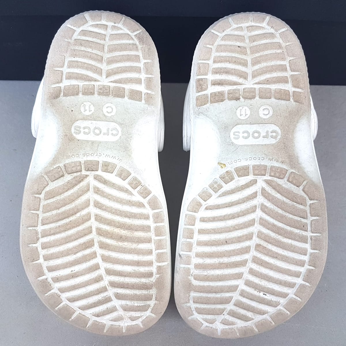 CROCS Original CROCS Clogs, Creamy White Model, Cosmopolitan, Children Size 11, Classic Crocs Clogs Sandals, Unique Designer Shoes, Sliders, Slip-on, Fun Footwear, Urban Style, Timeless Appeal, Cult Street Fashion, Pop Culture, Everyday Shoes - Photo 5