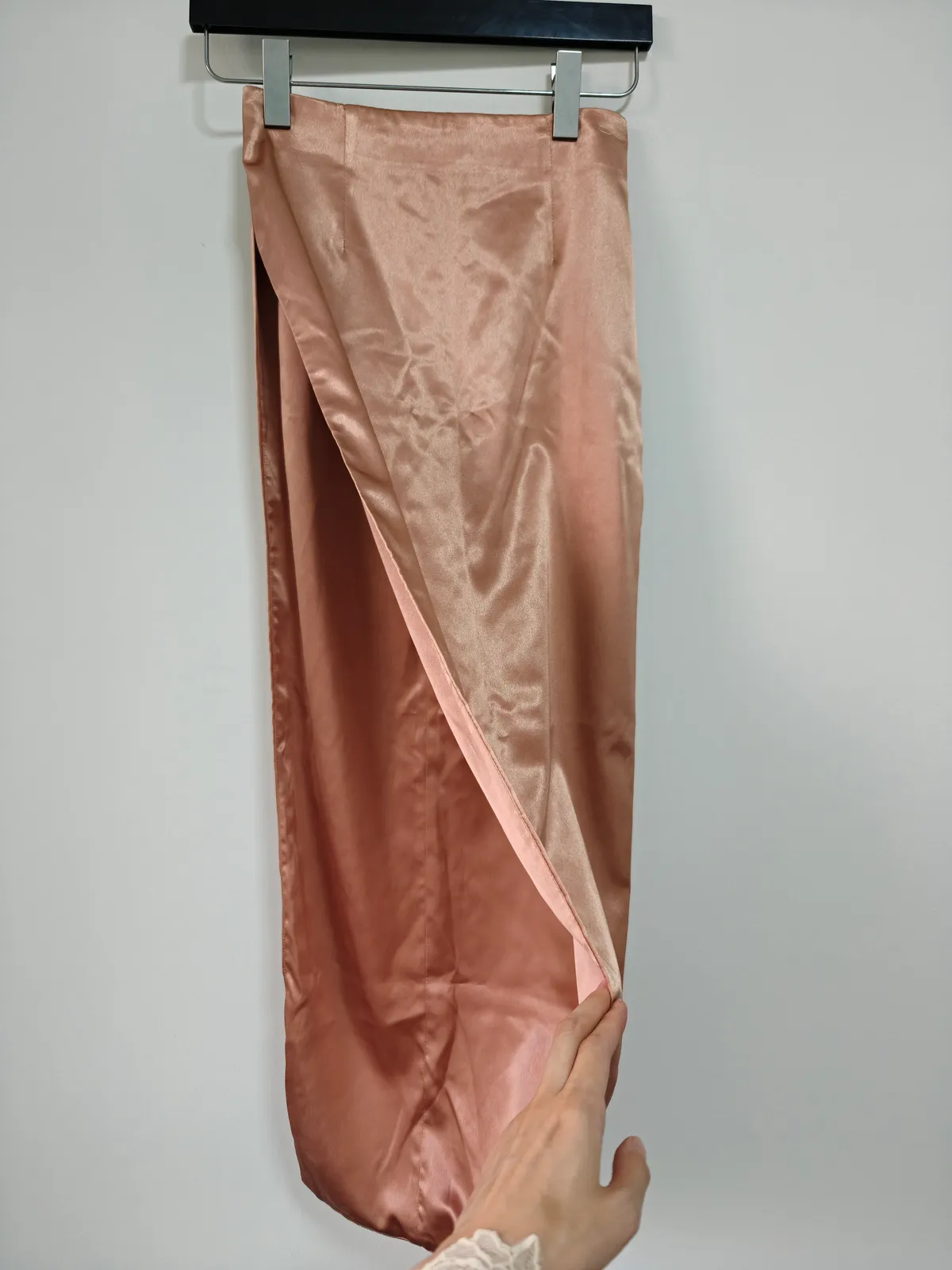 Meshki Chic Satin Midi Skirt - Photo 2