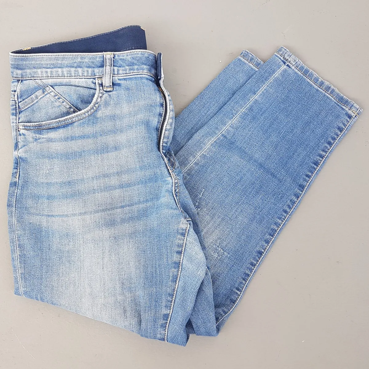 Bossini Original BOSSINI Light Washed Denim Jeans, Size 27, Cosmopolitan, Cool Distressed Bottoms, Bootcut Model, Pop Culture, Hip Hop, Rock Star, Cult Street Fashion, Urban Style, Timeless Appeal, Sophistication, Streetwise, Trendy Apparels - Photo 2