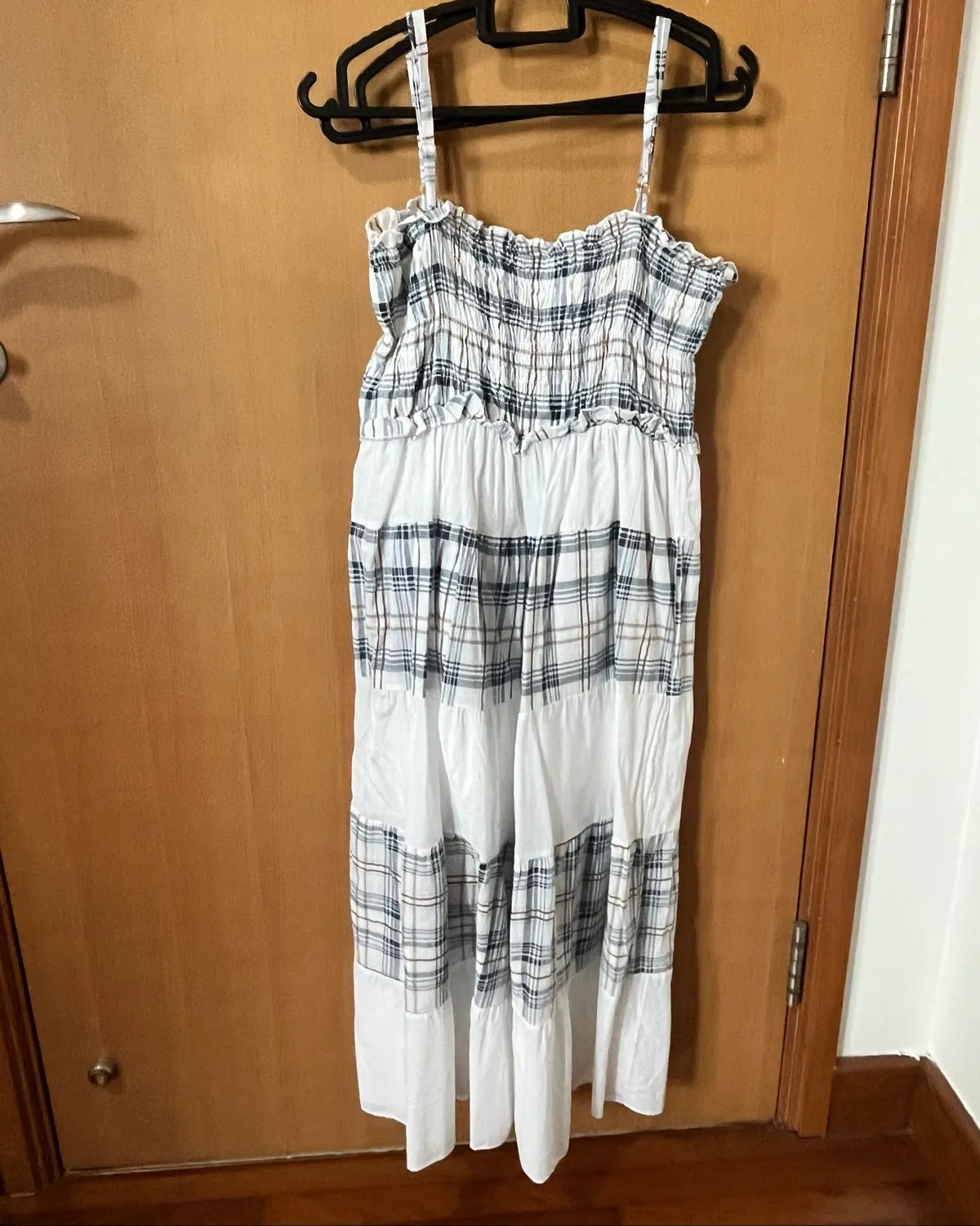 Plaid tiered dress with spaghetti straps - Photo 2