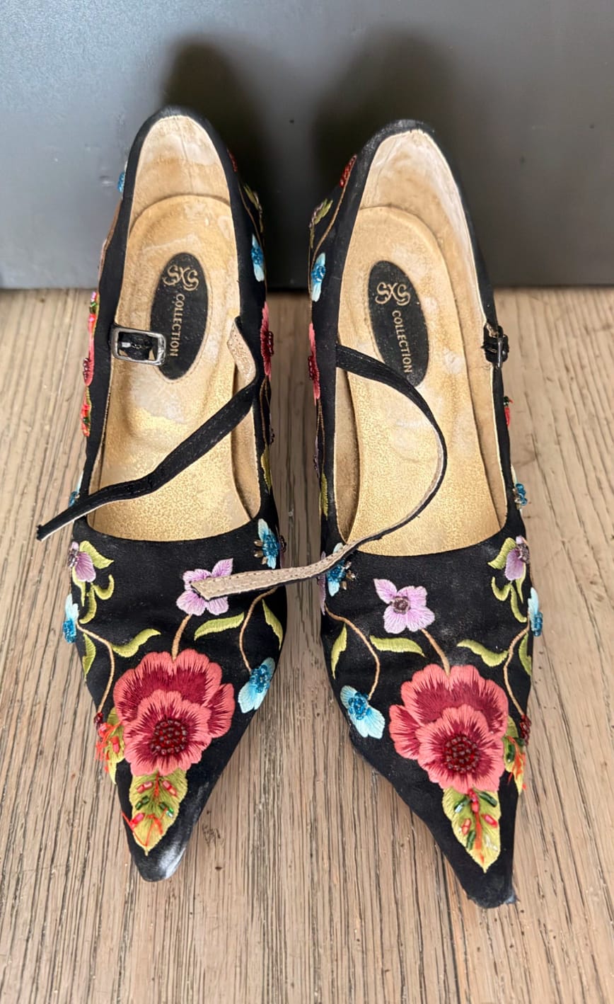 Floral Embroidered Pointed Heels