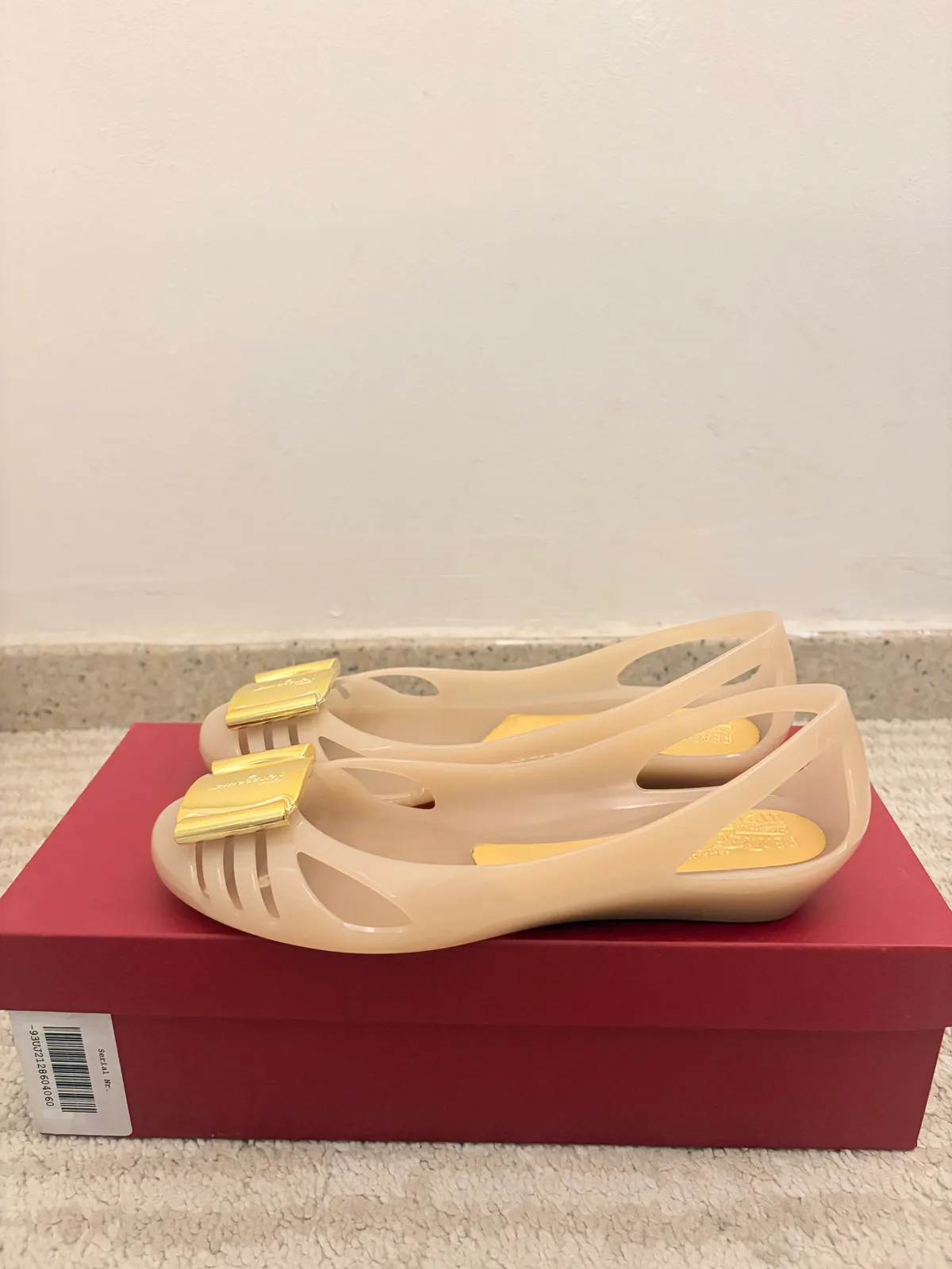 Ferragamo [BRAND NEW] Ferragamo Jelly Flats Size 6 - Photo 2