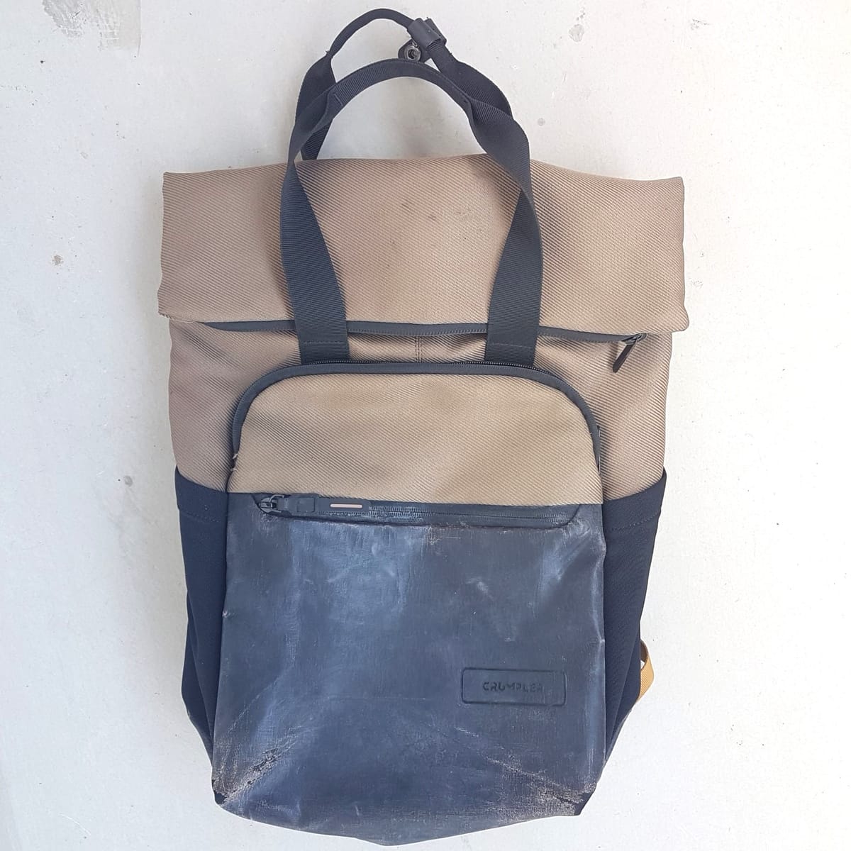 Crumpler Original CRUMPLER Backpack, Cool Abacus Model, Rucksack, Haversack, Cosmopolitan, Roll-Top, Continental, Duffel Bag, Sleek Khaki & Black Design, Urban Style, Sophistication, Timeless Appeal, Pop Culture, Traveler, Backpacker, Streetwise - Photo 9