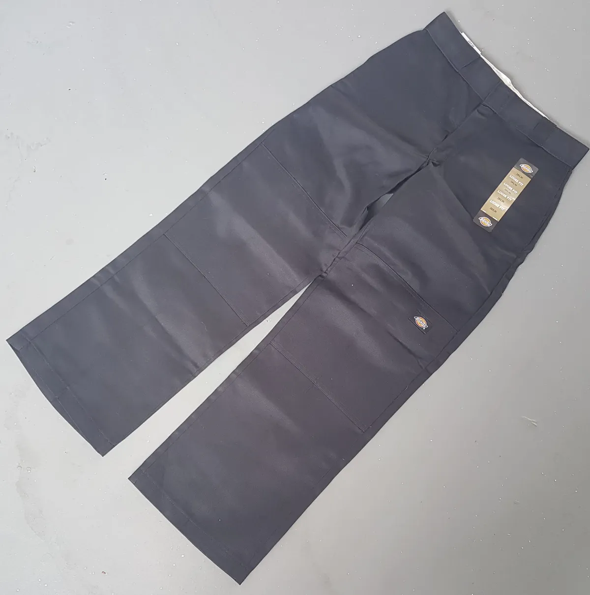 Dickies Brand New Condition with Tag, Original DICKIES Black Pants, 28 x 30, Work Pants, Loose Fit Trousers, Cool Casual Bottoms, Double Knee Twill, Cosmopolitan, Durable Materials, Reinforced Construction, All-Day Comfort, Everyday Fashion