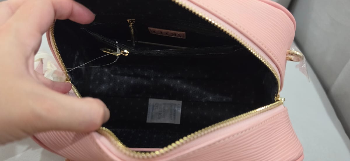 CFOB Closet Full Of Bag CFOB Cute Pink Handbag with Luxe Gold Details - Photo 3