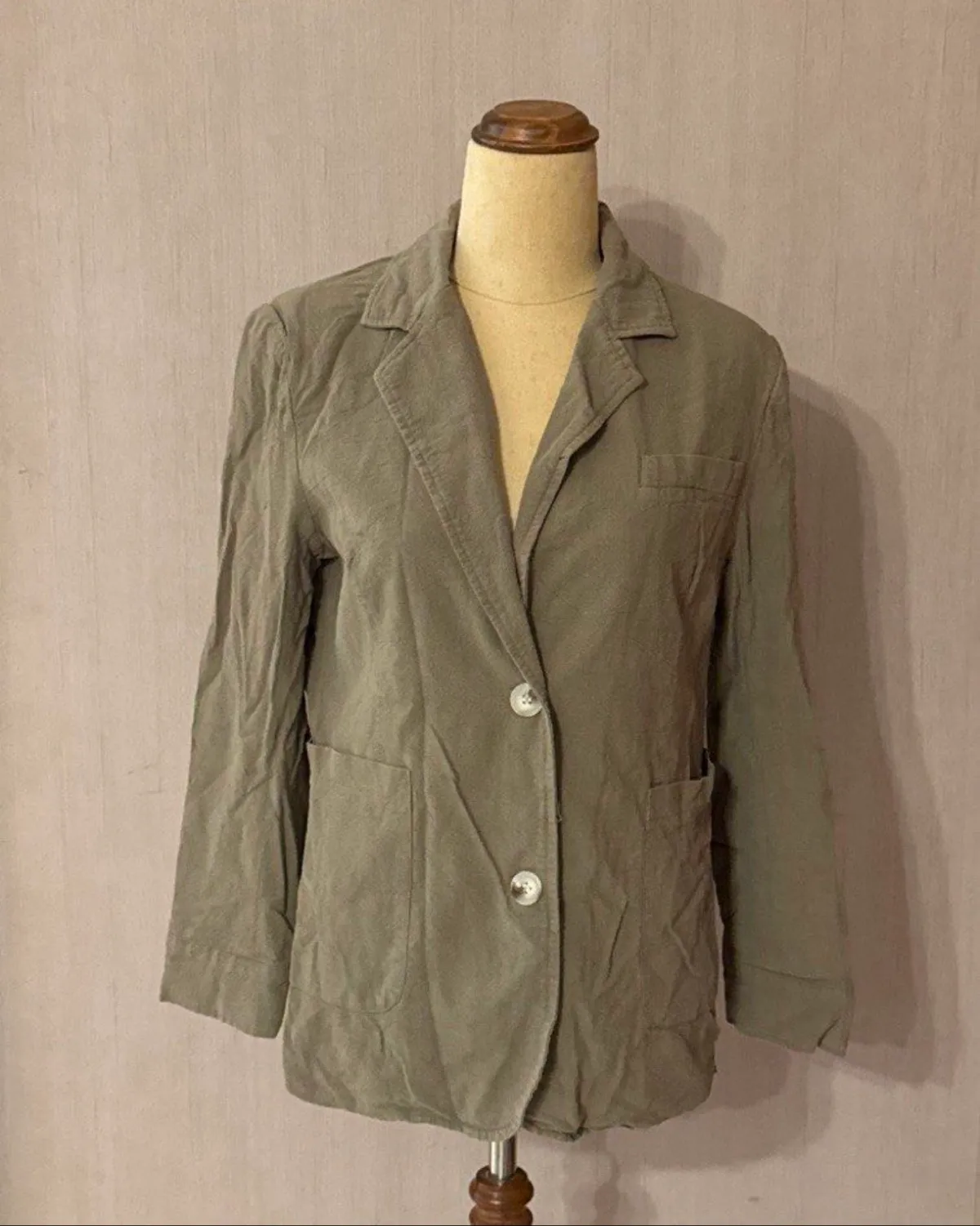 The Editor’s Market Minimalist Olive Cotton Blazer