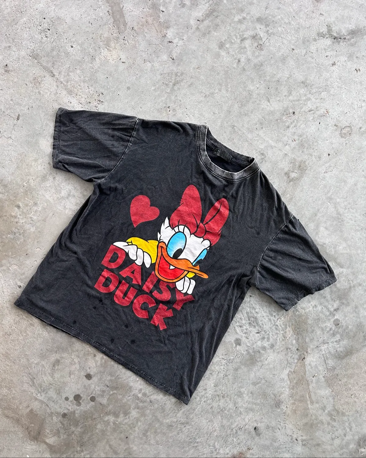 Vintage Daisy Duck Graphic Tee