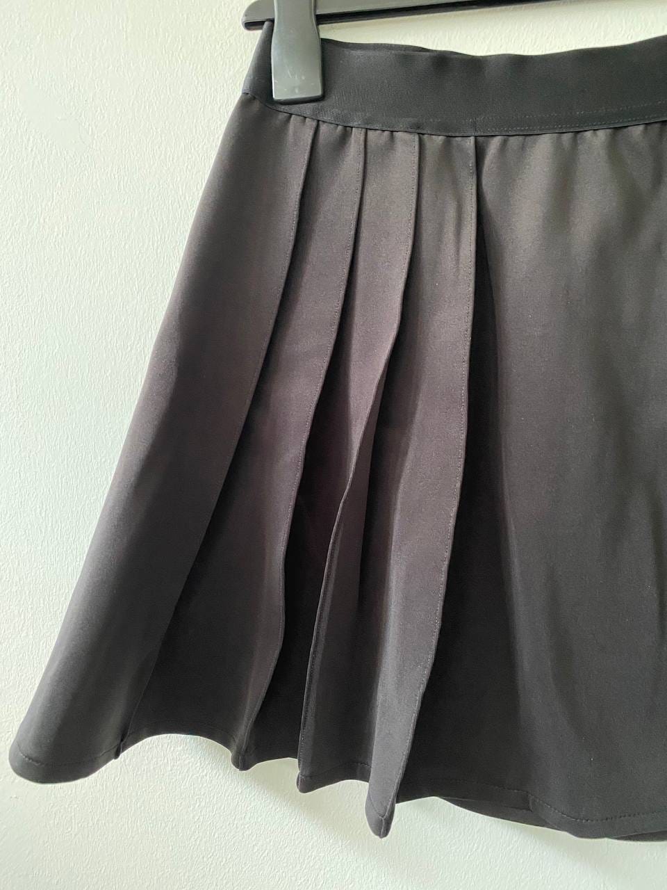 Puma PUMA Minimalist Black Asymmetric Half Pleated Skirt (M) - Photo 2