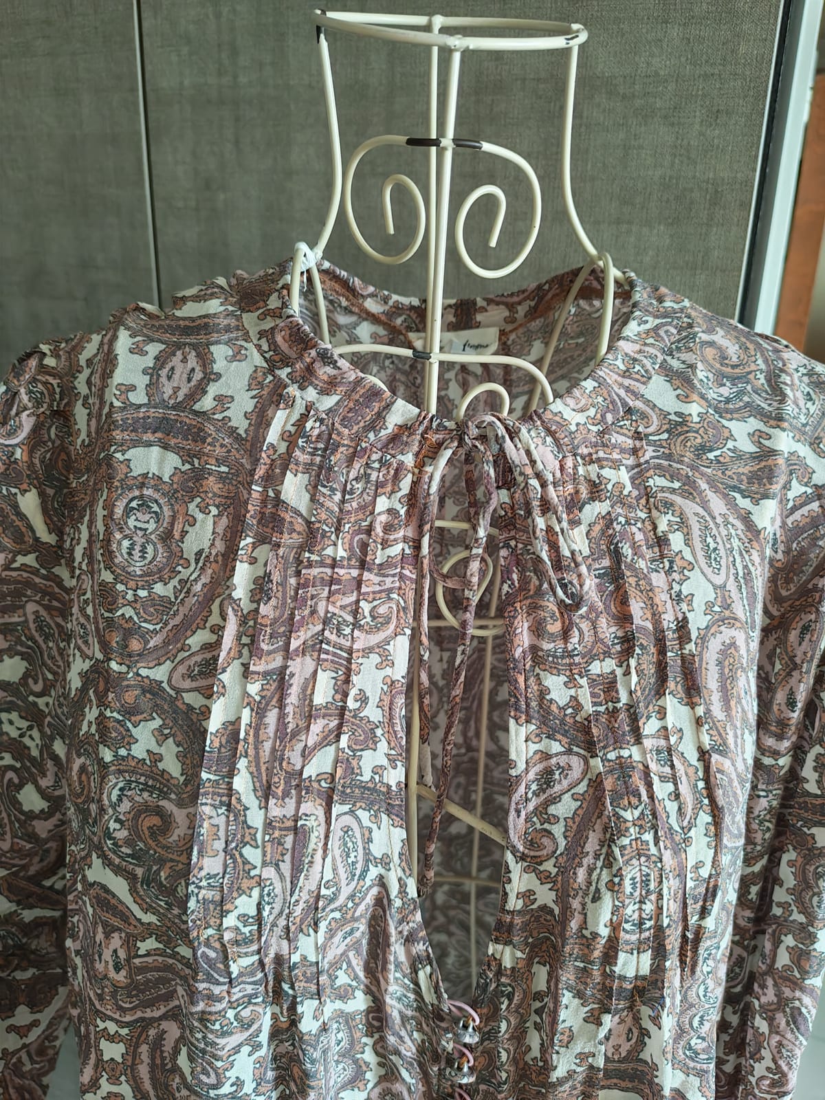 C label Silk Paisley printed bubble sleeves blouse - Photo 2