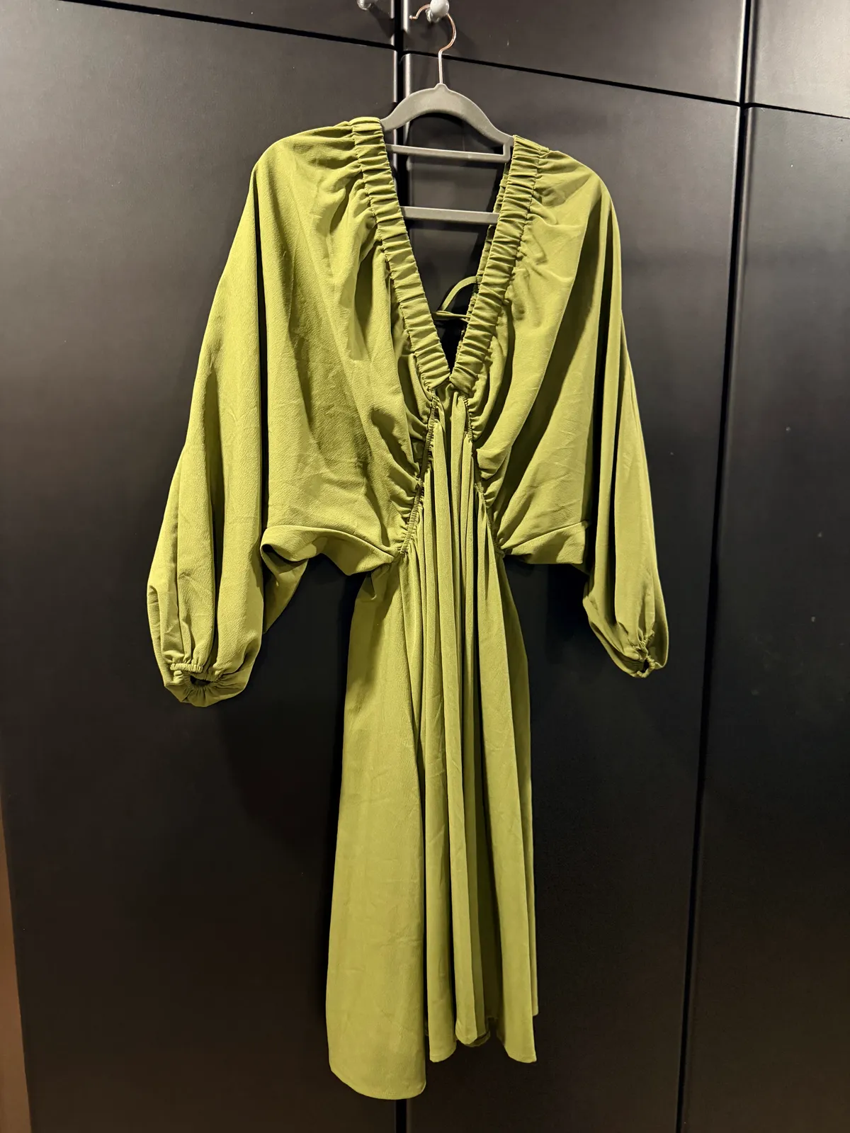 Chic Green Plunge Dress