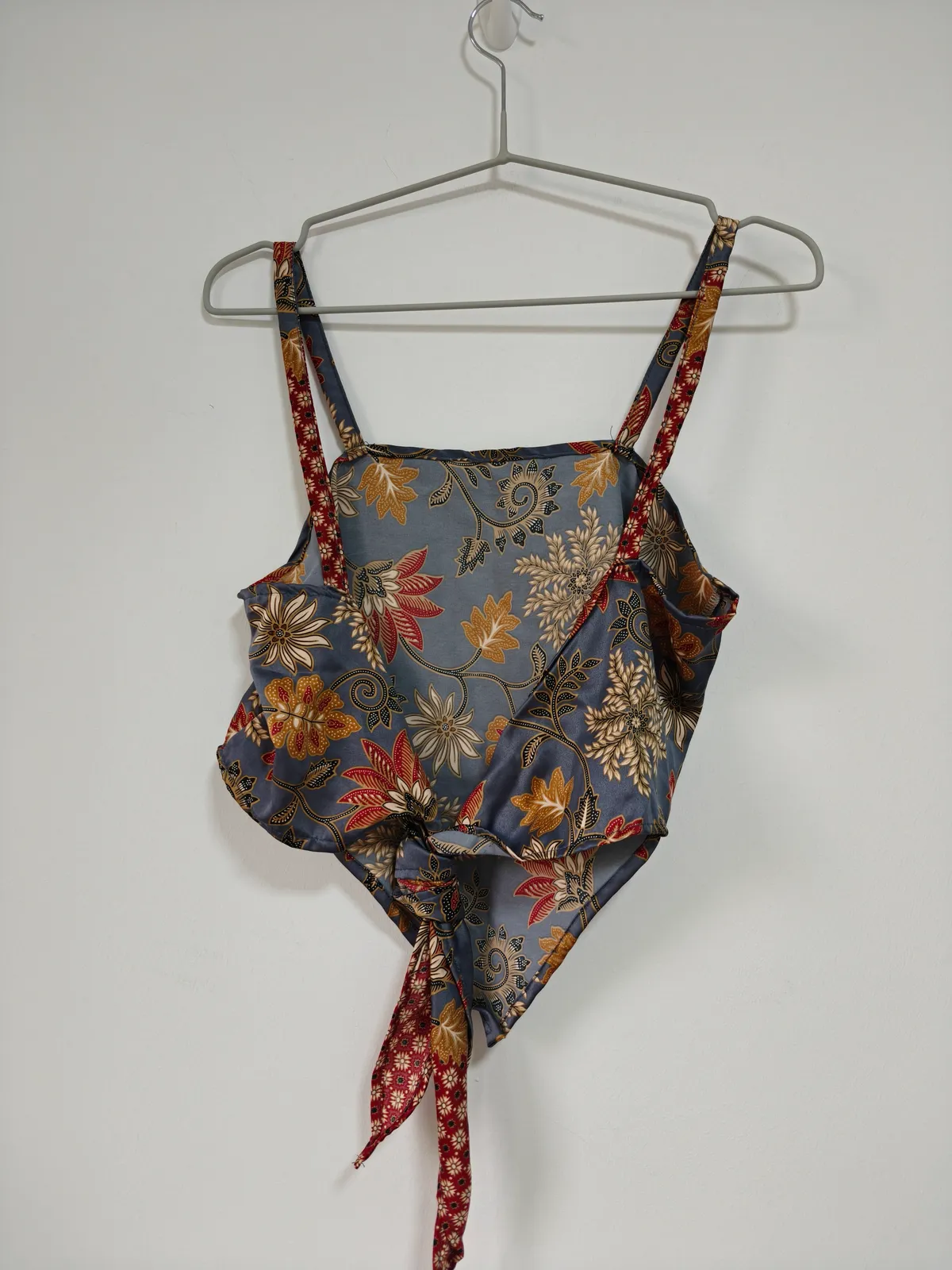 Chic Batik Print Tie-Back Crop Top - Photo 5