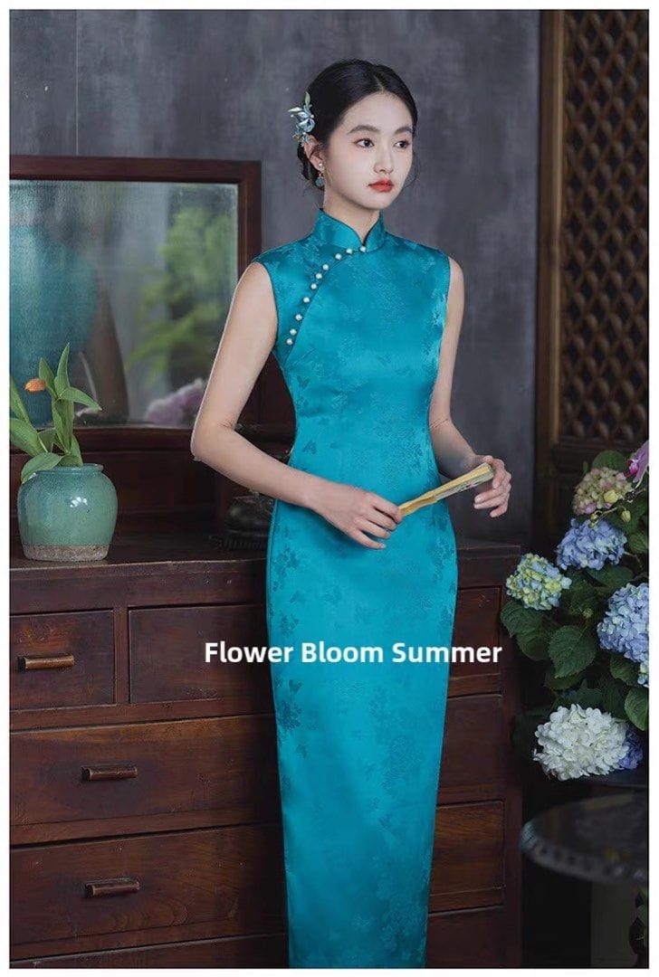 Elegant Vintage Blue Cheongsam – Timeless Vibes - Photo 8
