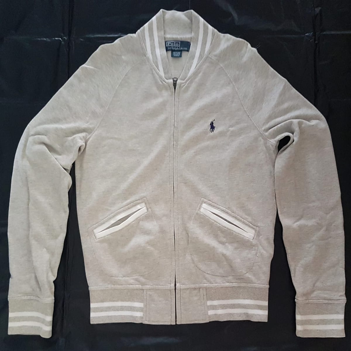 Retro Ralph Lauren Zipper Jacket, Cool Gray Coat, White Trim, Cosmopolitan, Sleek 2 Pockets Cardigan, Cool Sweatshirt, Jumper, Sweater, Essential Outerwear, Original Polo by Ralph Lauren, Pop Culture, Cult Street Fashion, Timeless Appeal