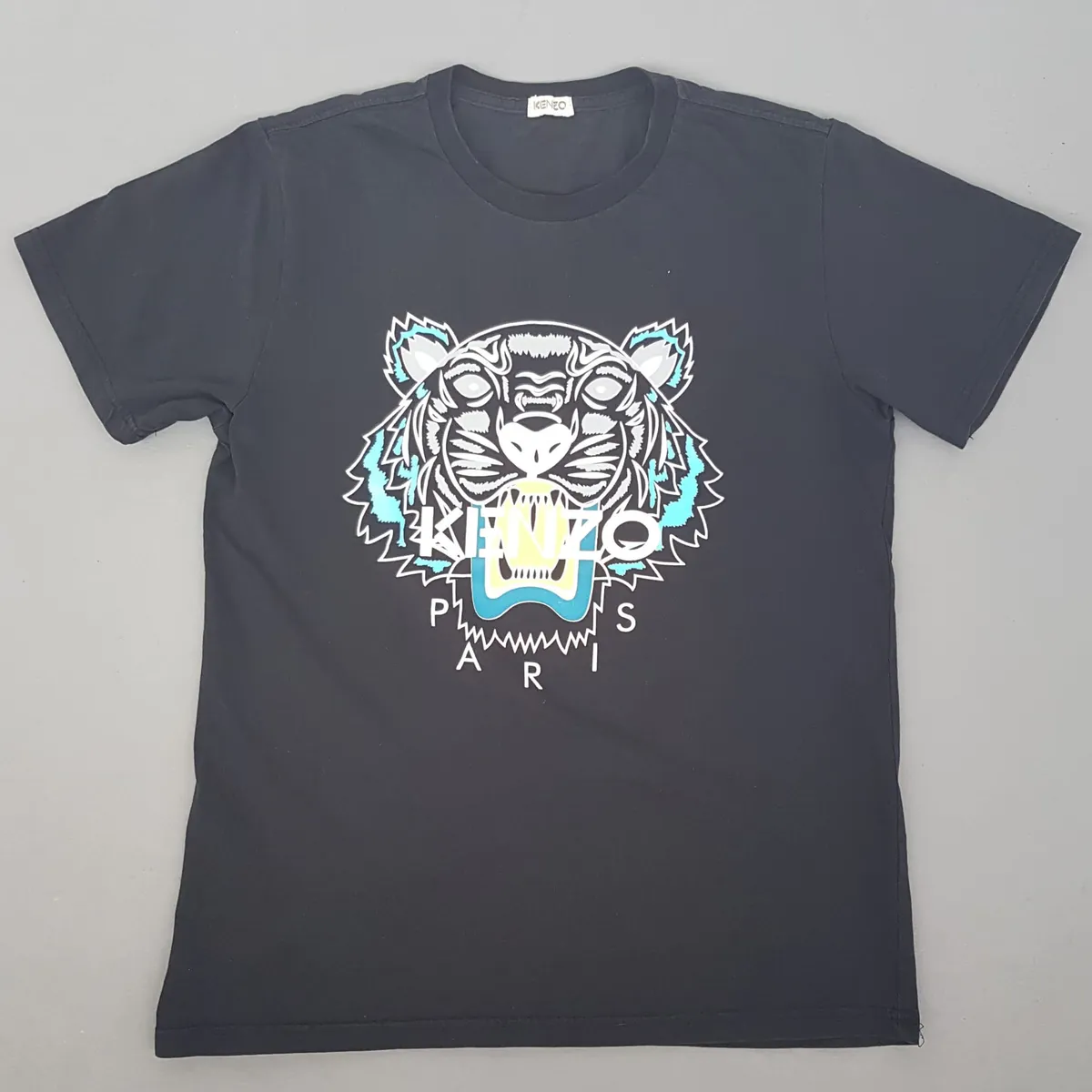 KENZO Original KENZO Paris T-Shirt, SMALL Black Top, Art Décor Shirt, Multi-Color TIGER Logo, Graphic Tee, Luxury Living, Cosmopolitan, Urban Style, Timeless Classic, Ready-to-wear, Japanese Designer, Italian Workmanship, Sophistication, Cult Street Fashion - Photo 5