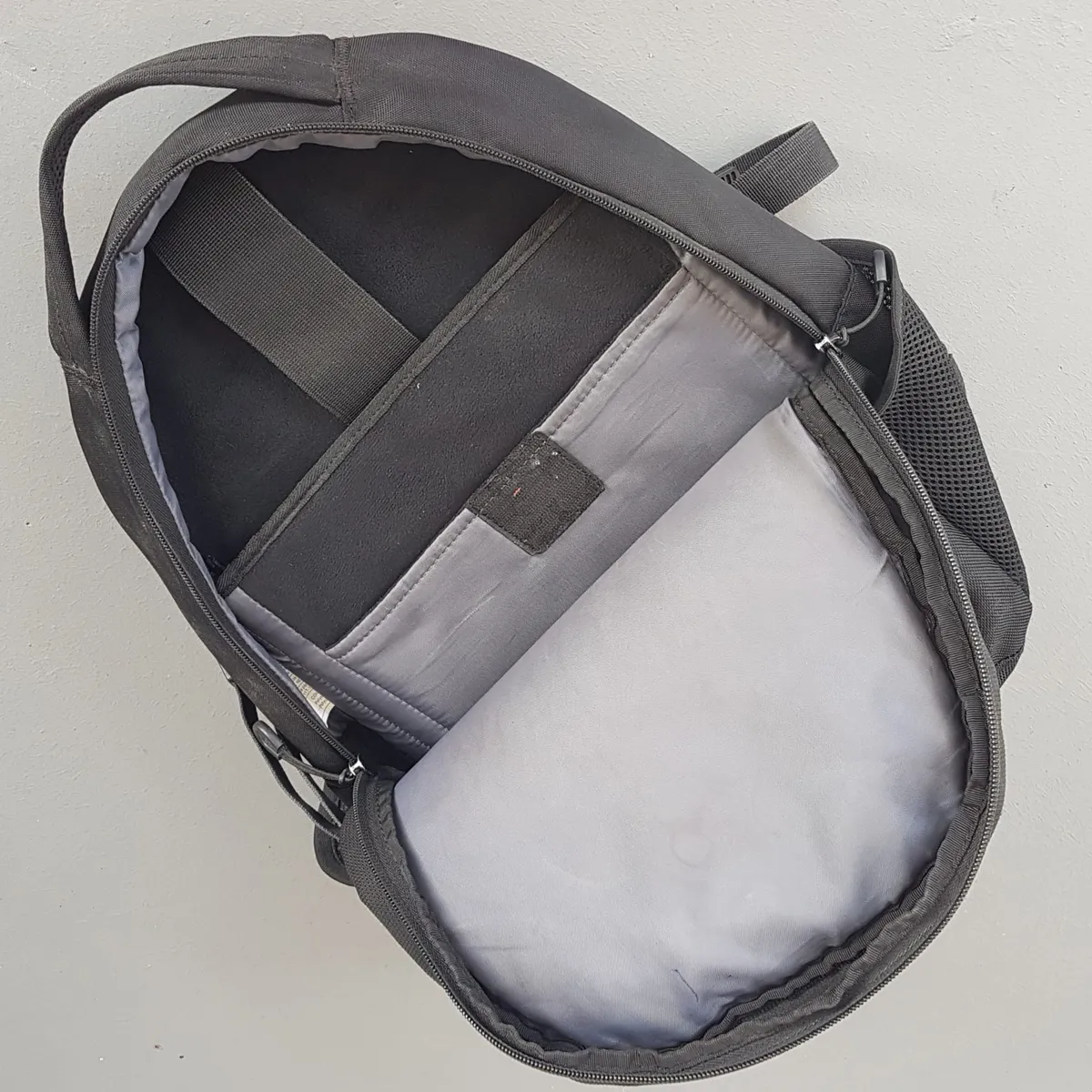 Victorinox SWISS Army Original Victorinox SWISS Army VX Sport EVO Compact Backpack, RETAIL $204, Black Haversack, Cool SWISS Cross Rucksack, Laptop bag, Padded Strap, Supportive Back Panel, Travel Pack, Cosmopolitan, Innovative Design, Sophistication, Streetwise, Everyday Bag - Photo 7