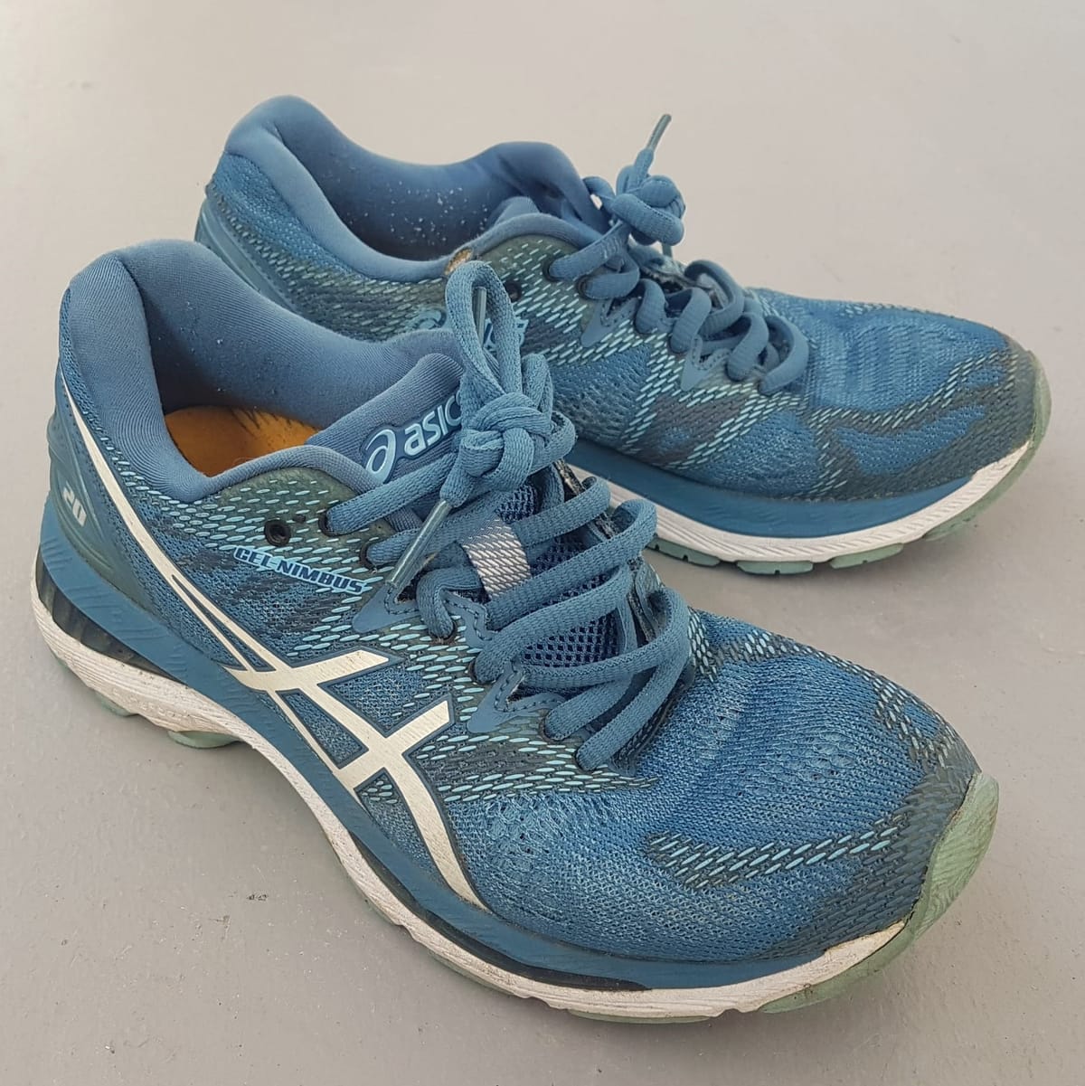 ASICS Original Asics Gel-Nimbus 20 Running Shoes, ASICS Designer Sneakers, JAPAN, Cosmopolitan, Roadster, Size US 6.5, EUR 37.5, CM 23.5, Sleek Blue & White Design, Streetwise, Sophistication, Urban Style, Pop Culture, Cult Street Fashion - Photo 4