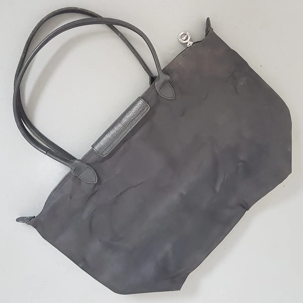 LONGCHAMP Original LONG CHAMP Tote Bag, Black Longchamp Le Pliage Nylon Handbag, Shoulder Straps, Snap-Flap Closure, Cosmopolitan, Haute Couture, Luxury Bag, Urban Style, Pop Culture, Sophistication, Streetwise, Your Everyday Bag - Photo 6