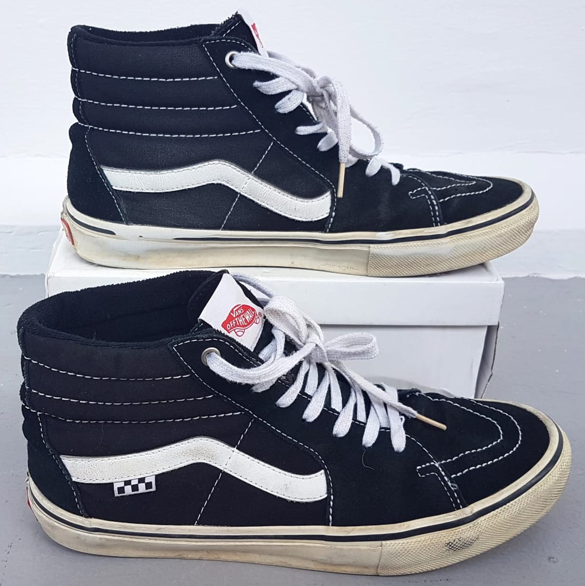 VANS Original VANS Designer Sneakers, SK8-HI Skateboarding Model, Cool Black & White Ankle-Top Shoes, Cosmopolitan, Old Skool Pro, US 11, UK 10, EUR 44.5, CM 29, OFF THE WALL, POP CUSH, Streetwise, Sophistication, Roadster, Pop Culture