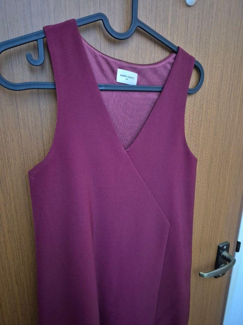 Runway Bandits Runway Bandits Sleeveless Burgundy Dress (Size S) - Photo 3