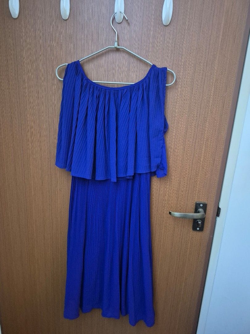 Darcccey London Darcccey London Blue Pleated Cold-Shoulder Dress - XS - Photo 2